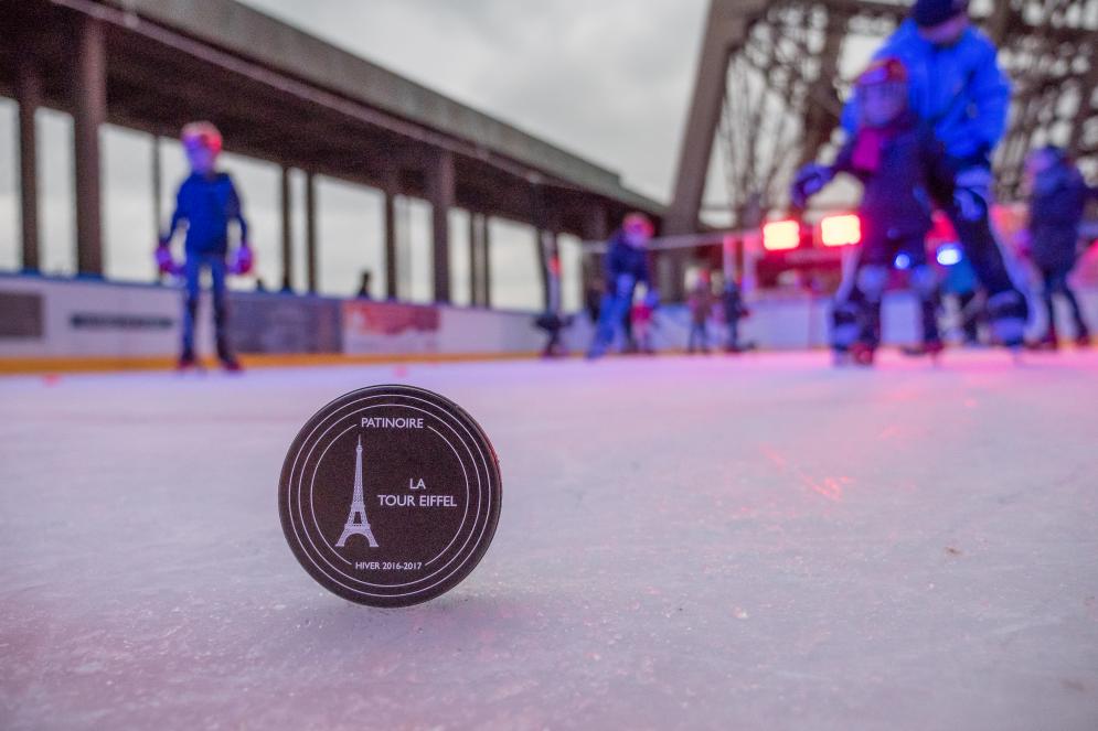 Palet de hockey de la tour Eiffel