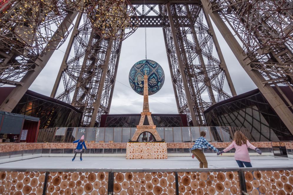 Pista de hielo en la Torre Eiffel