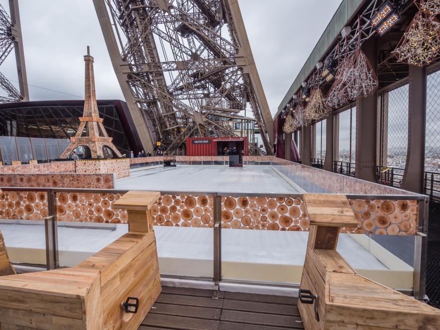 Pista de hielo en la Torre Eiffel