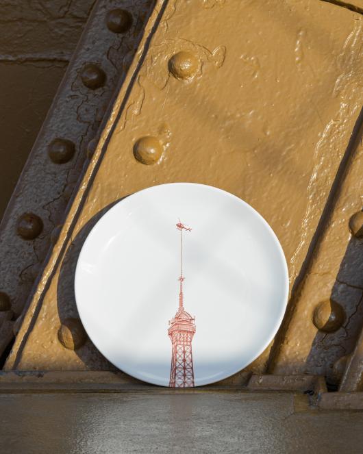 Assiette Faïencerie Georges x Tour Eiffel (c) SETE - Jérôme Aoustin