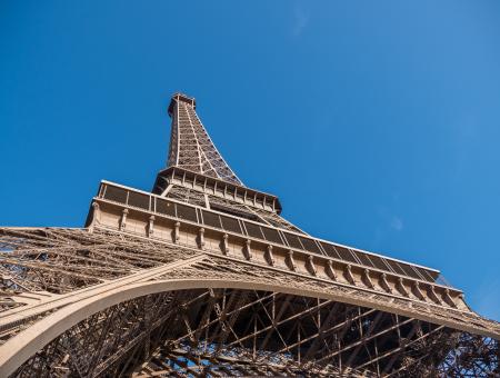 tour Eiffel depuis l'avenue Gustave Eiffel (c) SETE EYMERIC LIVINEC
